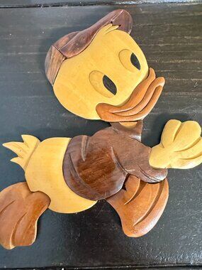 Disney Donald Duck Wooden Lacquered Wall Plaque Hanging Vintage Natural Child